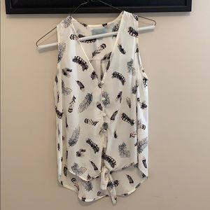 Pretty Sleeveless Blouse